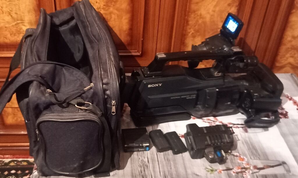 Sony yarı-peşəkar çiyin tipli videokamera 1000 — Elektronika, Bakı (2)