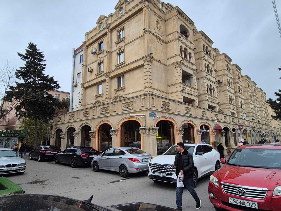 Satılır obyekt 320 m² — Əmlak, Bakı (4)