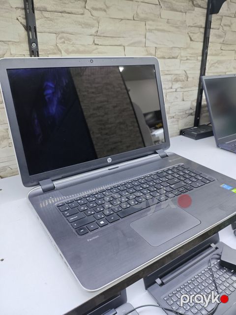 HP Pavilion 17 RAM: 8 GB Yaddaş: 256 GB SSD Video kart: İkiqat — Bakı