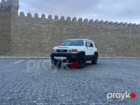 Toyota FJ Cruiser, 4.0 L, 2013 il, 301 985 km — Bakı