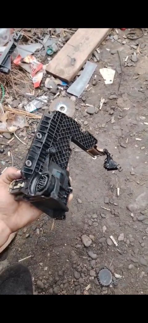 BMW E60 sürətlər qutusunun platası — Bakı