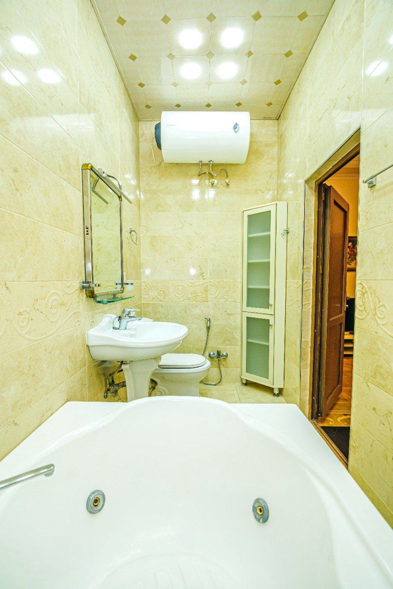 İcarəyə verilir 4 otaqlı köhnə tikili 117 m² — Mənzil, Bakı (2)