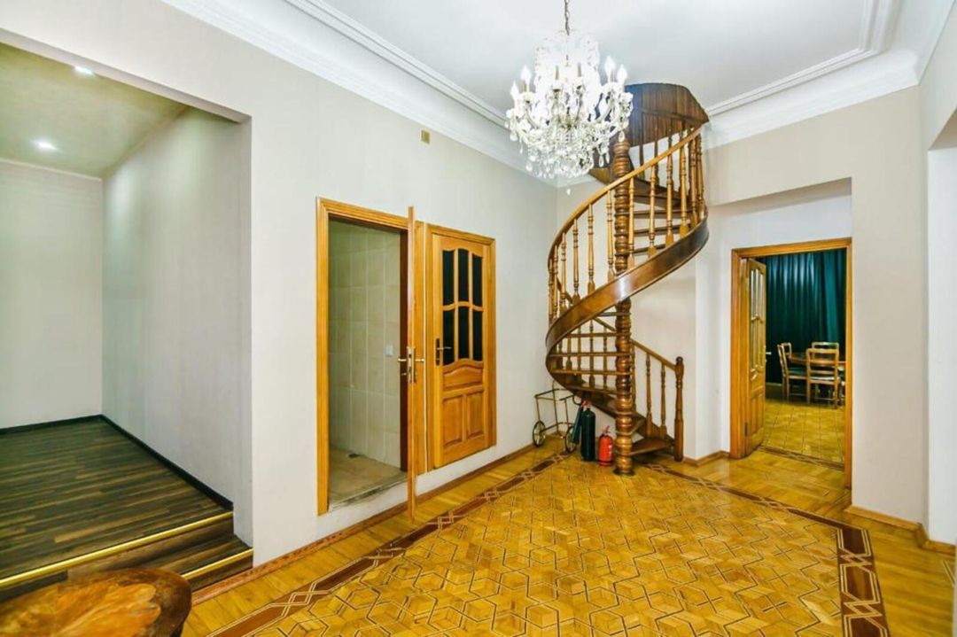 Satılır 5 otaqlı köhnə tikili 320 m² — Mənzil, Bakı (11)