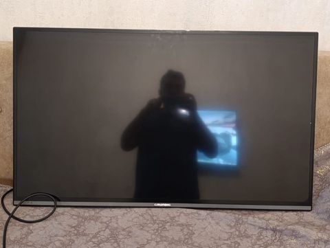 107 ekran Smart Grundiq TV satılır tam işlək vəziyyətdə,ustada olmuyub — Mehdiabad
