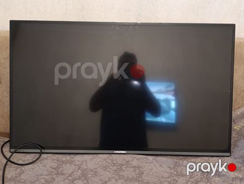 107 ekran Smart Grundiq TV satılır tam işlək vəziyyətdə,ustada olmuyub