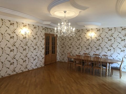 Satılır 4 otaqlı yeni tikili 180 m² — Bakı