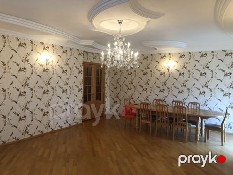 Satılır 4 otaqlı yeni tikili 180 m²