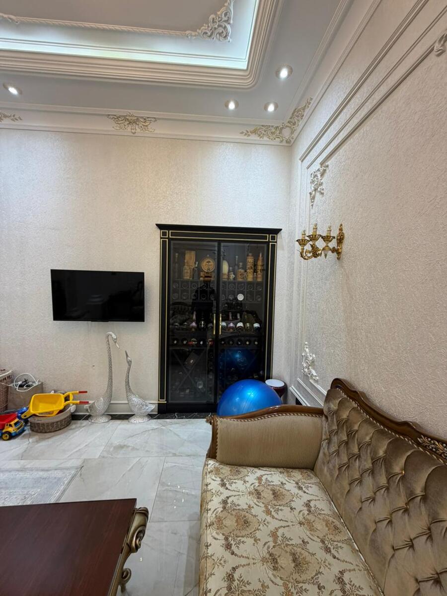 Satılır 4 otaqlı köhnə tikili 213 m² — Mənzil, Bakı (3)