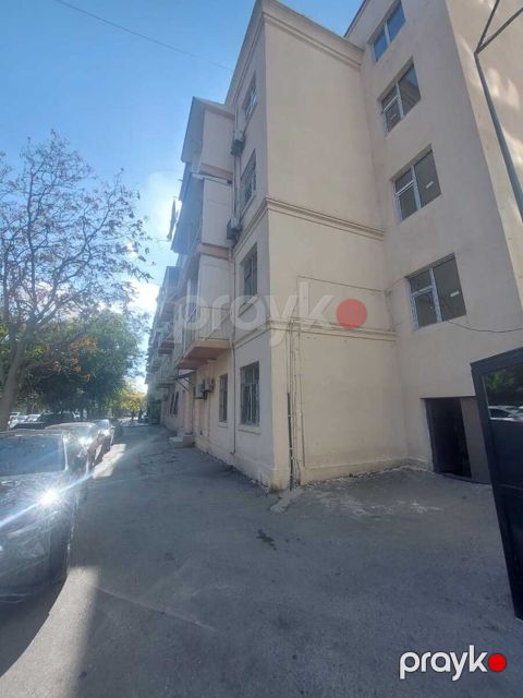 Satılır 2 otaqlı köhnə tikili 55 m²