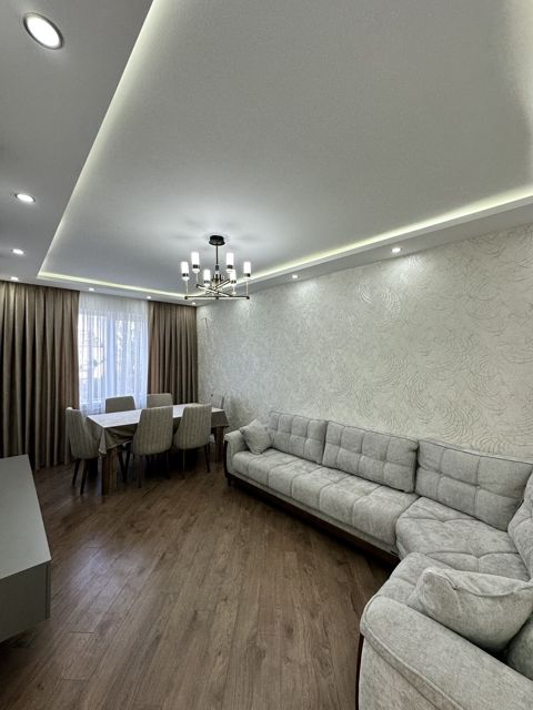 Satılır 3 otaqlı köhnə tikili 80 m² — Bakı