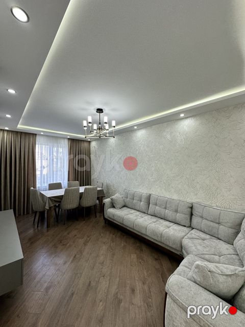 Satılır 3 otaqlı köhnə tikili 80 m²