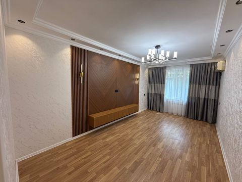 Satılır 4 otaqlı köhnə tikili 110 m² — Bakı
