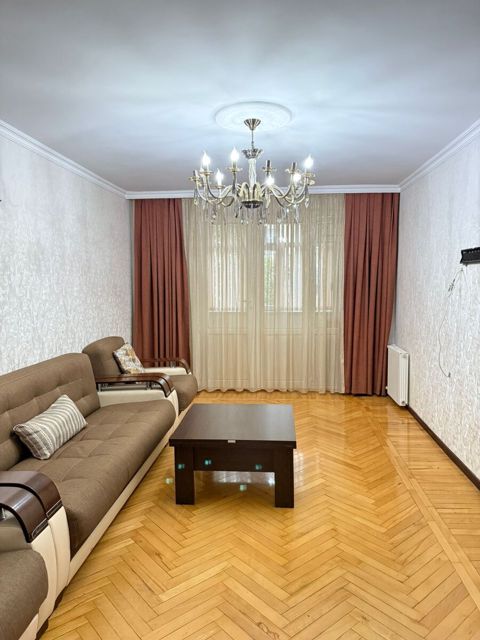Satılır 3 otaqlı köhnə tikili 78 m² — Bakı