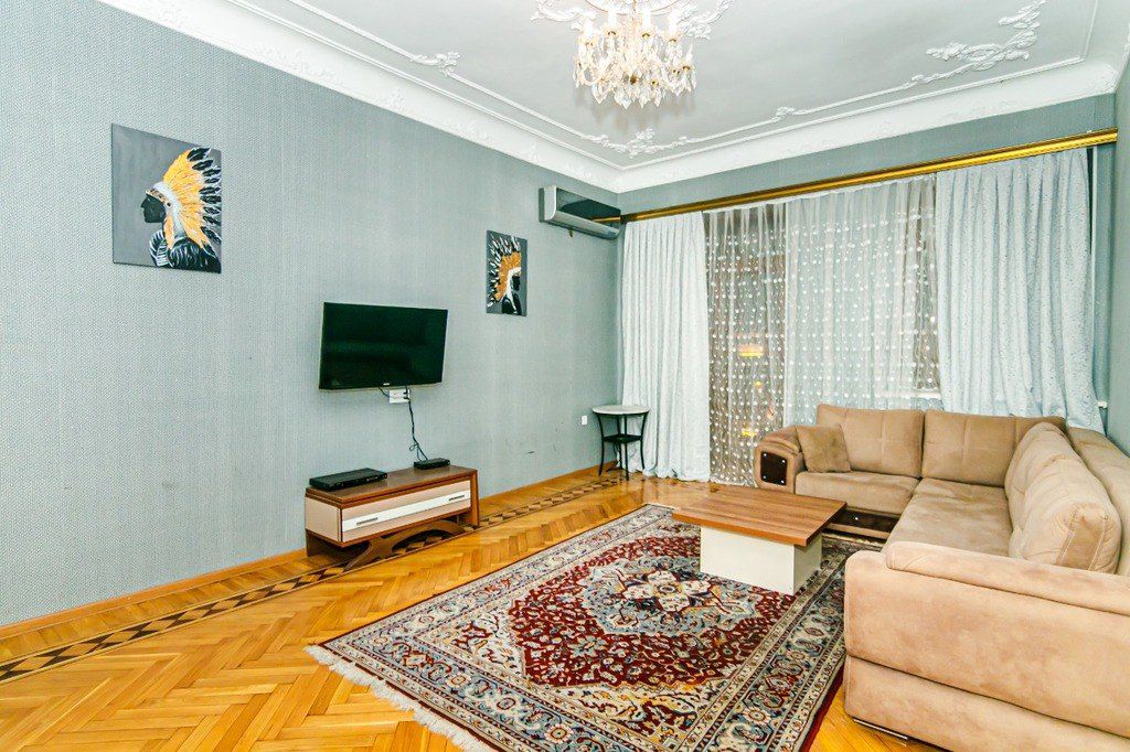 İcarəyə verilir 4 otaqlı köhnə tikili 130 m² — Mənzil, Bakı (5)