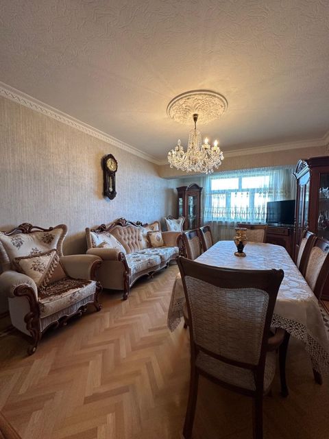 Satılır 4 otaqlı köhnə tikili 94 m² — Bakı