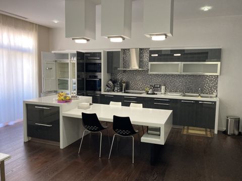 Satılır 4 otaqlı yeni tikili 234 m² — Bakı