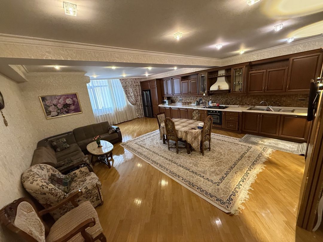 Satılır 5 otaqlı yeni tikili 235 m² — Mənzil, Bakı (2)