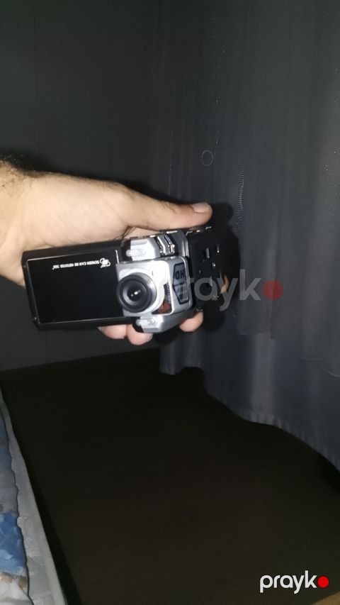 HD Video Kamera (açılan ekranlı) - Portativ, əl ilə tutulan video — Qobu