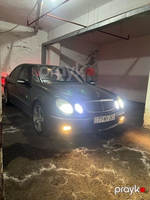 Mercedes E 320, 3.2 L, 2002 il, 265 000 km