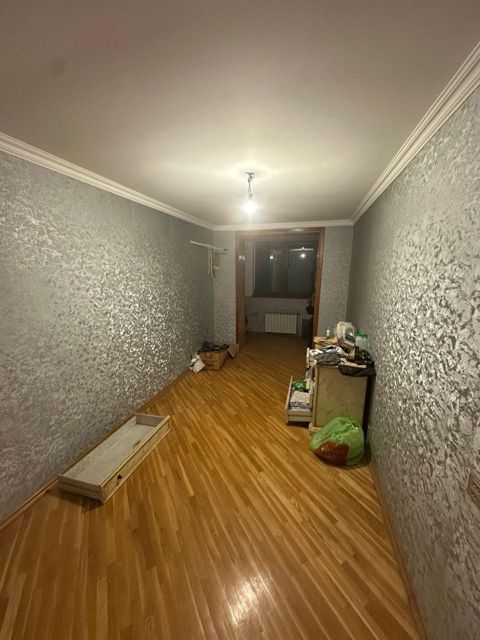 Satılır 4 otaqlı köhnə tikili 90 m² — Bakı