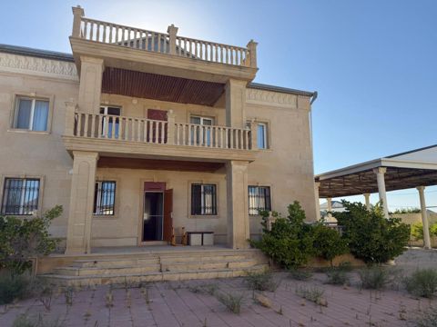 Satılır 7 otaqlı həyət evi/bağ evi 300 m² — Bakı