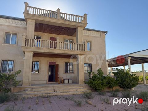 Satılır 7 otaqlı həyət evi/bağ evi 300 m²