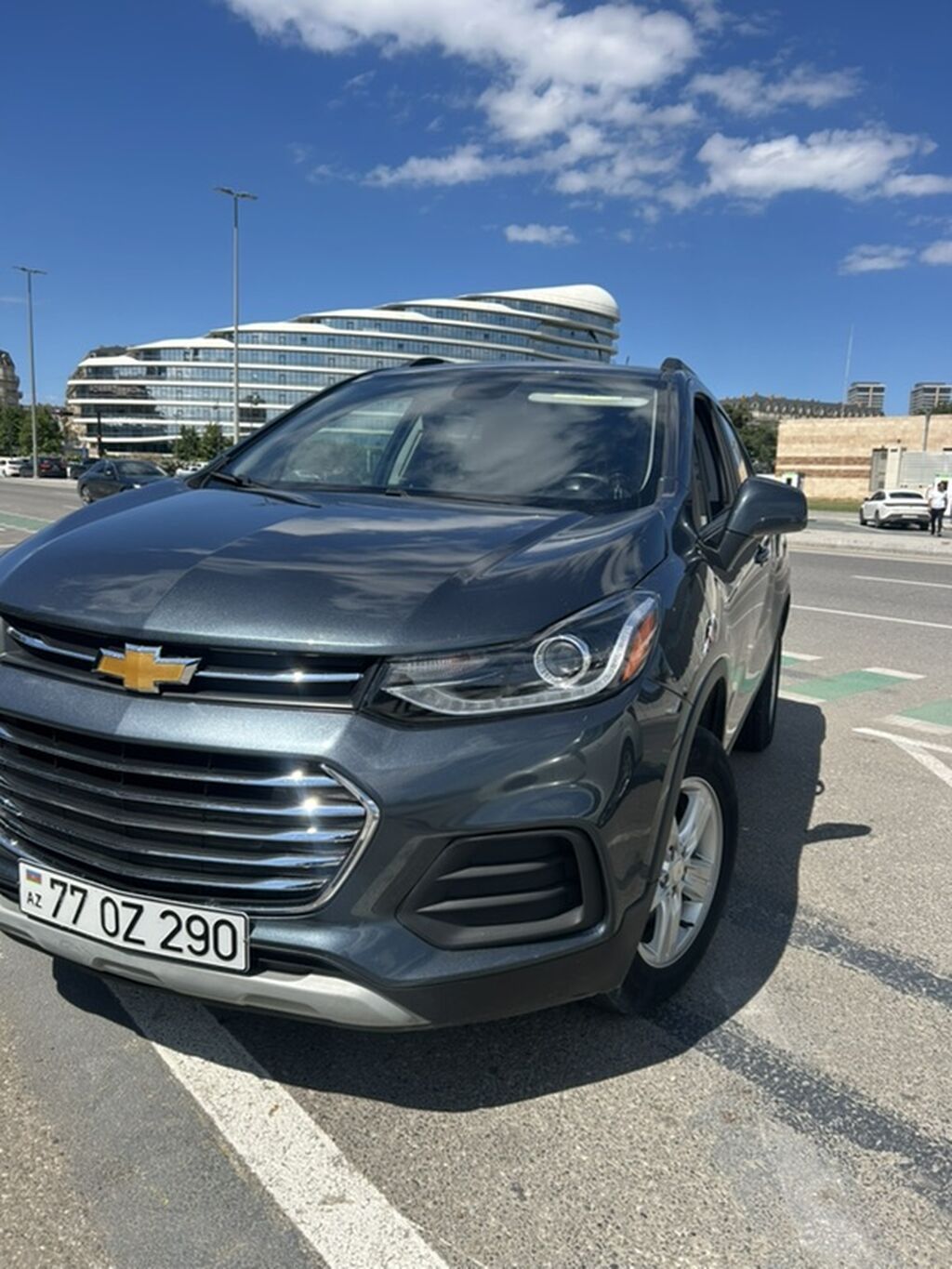 Chevrolet Trax kompakt krossover. Tünd boz rəngli кузов, 5 qapılı SUV — Avto, Digah (4)