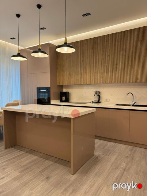 İcarəyə verilir 4 otaqlı yeni tikili 165 m²