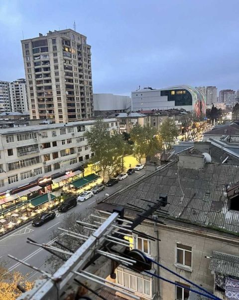 Satılır 2 otaqlı köhnə tikili 45 m² — Bakı