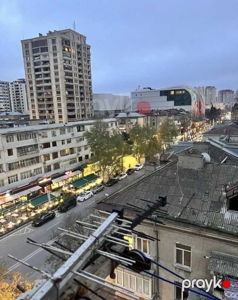 Satılır 2 otaqlı köhnə tikili 45 m²