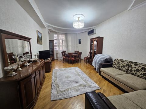 Satılır 3 otaqlı yeni tikili 130 m² — Bakı