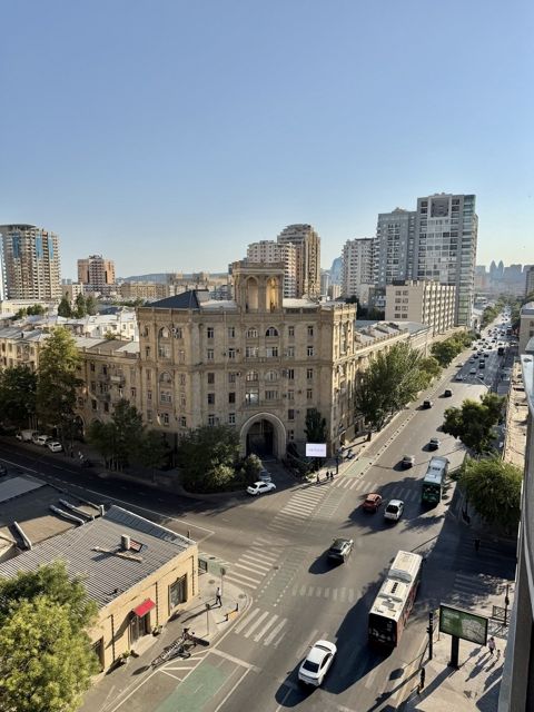 Satılır 3 otaqlı yeni tikili 170 m² — Bakı