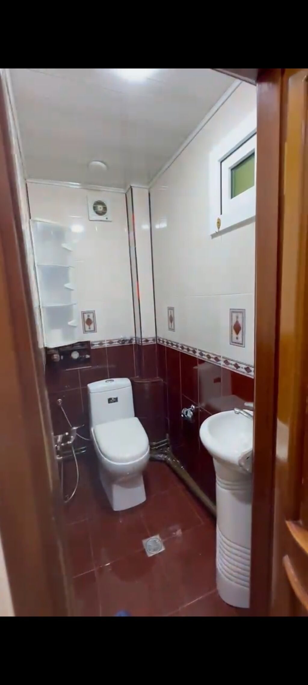 Nərimanov metrosuna piyada 10 dəqiqə məsafədə yerləşən 4 otaqlı ev — Daşınmaz əmlak, Bakı (6)