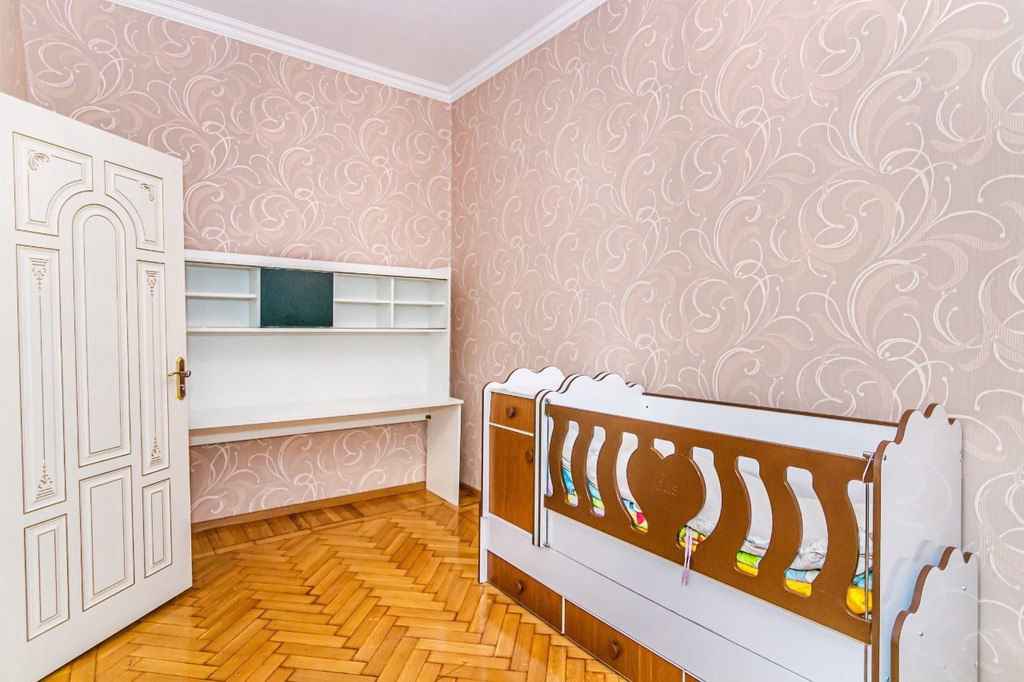 İcarəyə verilir 4 otaqlı köhnə tikili 130 m² — Mənzil, Bakı (11)