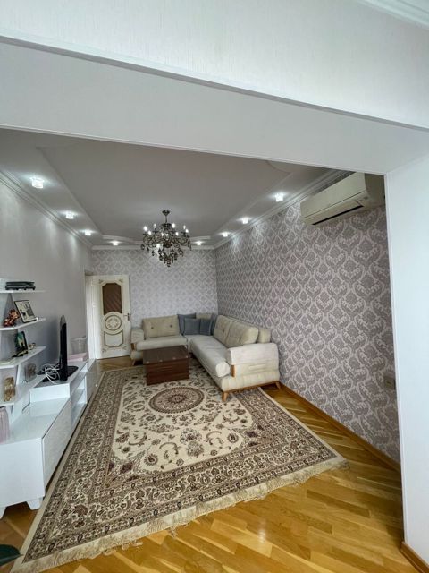 Satılır 3 otaqlı köhnə tikili 80 m² — Bakı