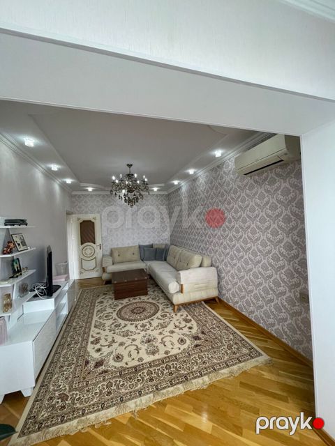 Satılır 3 otaqlı köhnə tikili 80 m²