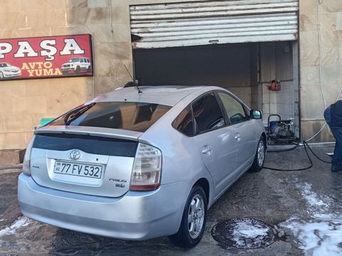 Toyota Prius (II nəsil) hibrid liftbek - Gümüşü rəng, 5 qapı - Hibrid — Beyləqan