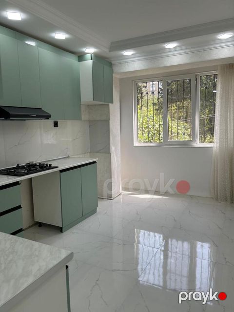 İcarəyə verilir 2 otaqlı köhnə tikili 55 m²