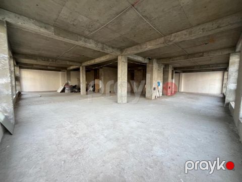 Satılır obyekt 382 m²
