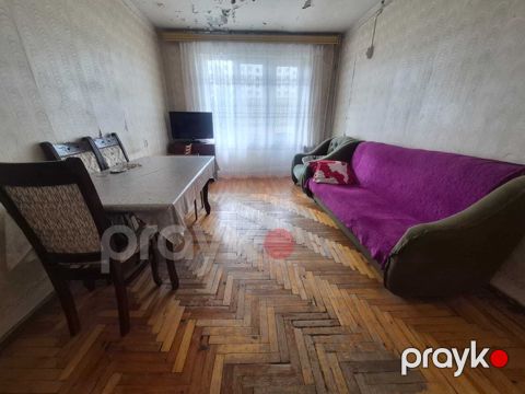 Satılır 4 otaqlı köhnə tikili 120 m²