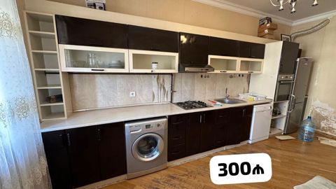 Mətbəx mebeli satılır 300₼. Ölçü 5.60. Üzərində qaz moyka aspirator — Bakı