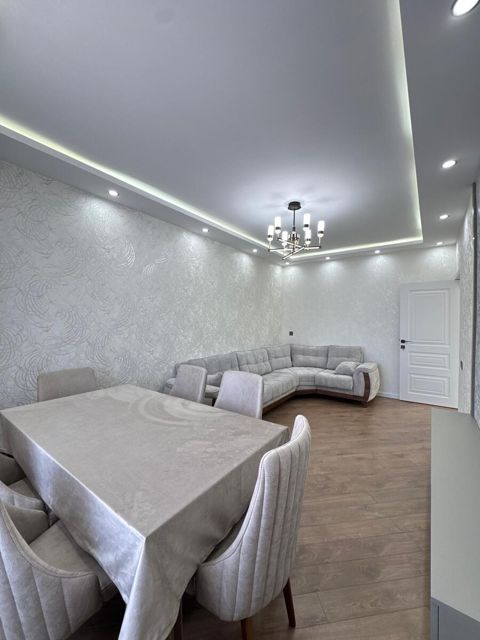 Satılır 3 otaqlı köhnə tikili 75 m² — Bakı