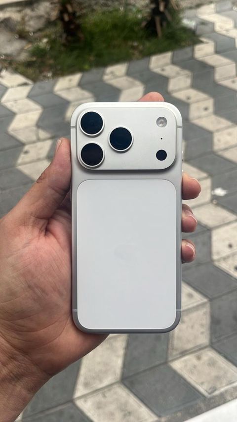 IPhone 17 Pro, Ağ, Simsiz şarj — Bakı