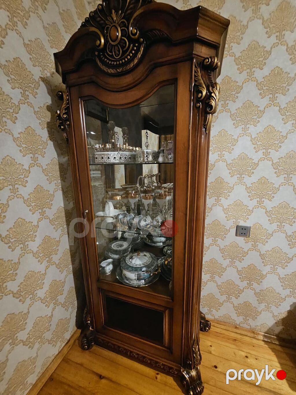Klassik üslubda vitrin şkaf - Material: massiv ağac karkas, ön — Vitrini, Bakı (2)