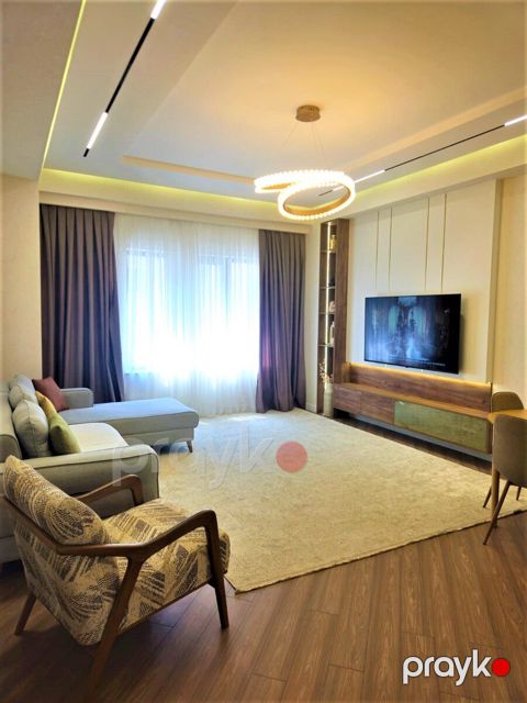 İcarəyə verilir 3 otaqlı yeni tikili 110 m²