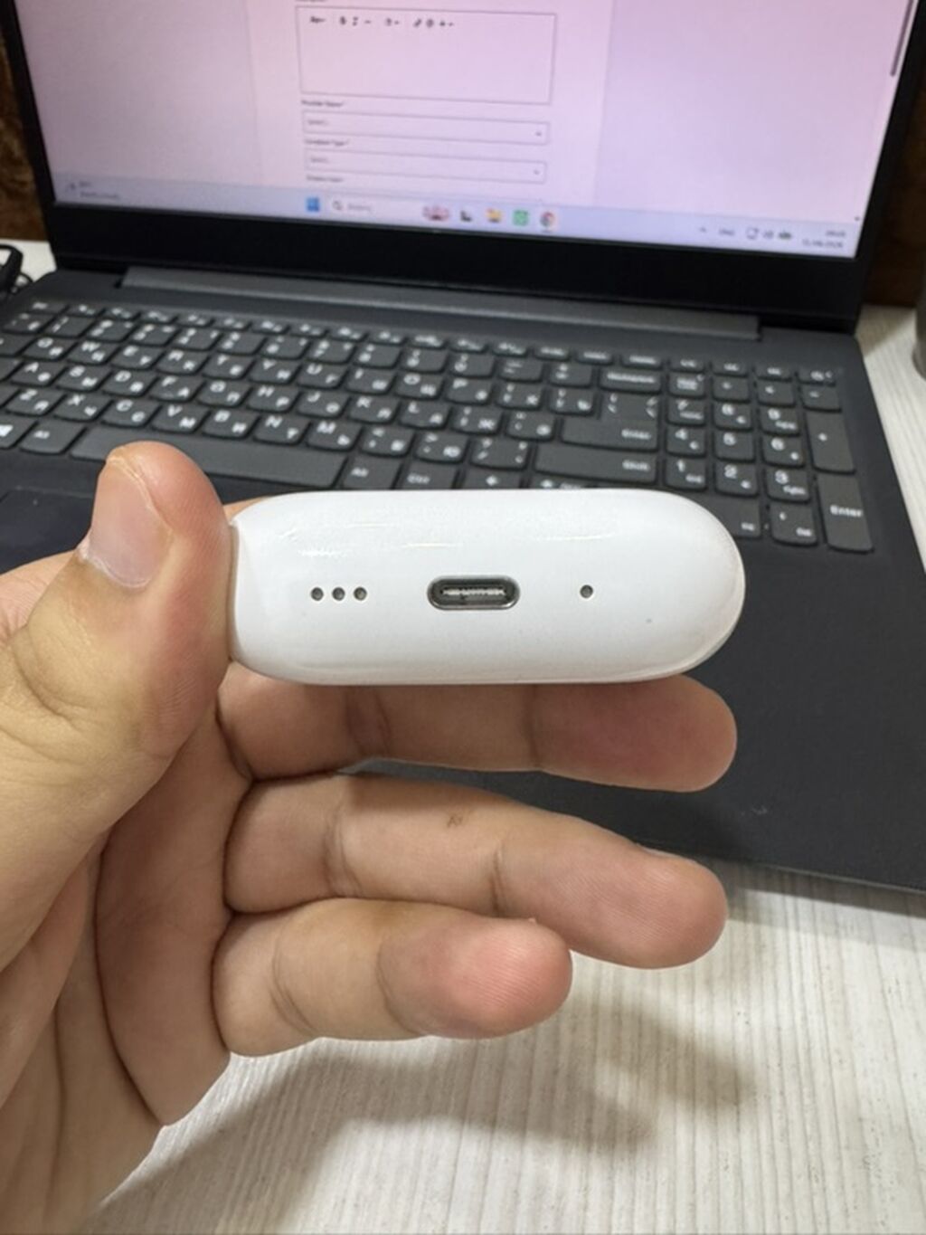 Airpods pro 3 satilir pula ehtiyac oldugu ucun 2aydir istifade — Şarj cihazları, Bakı (3)