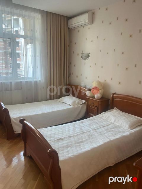 İcarəyə verilir 3 otaqlı yeni tikili 140 m²