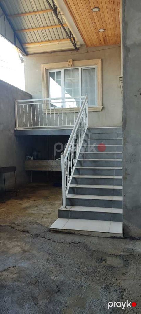 Satılır 3 otaqlı həyət evi/bağ evi 200 m²
