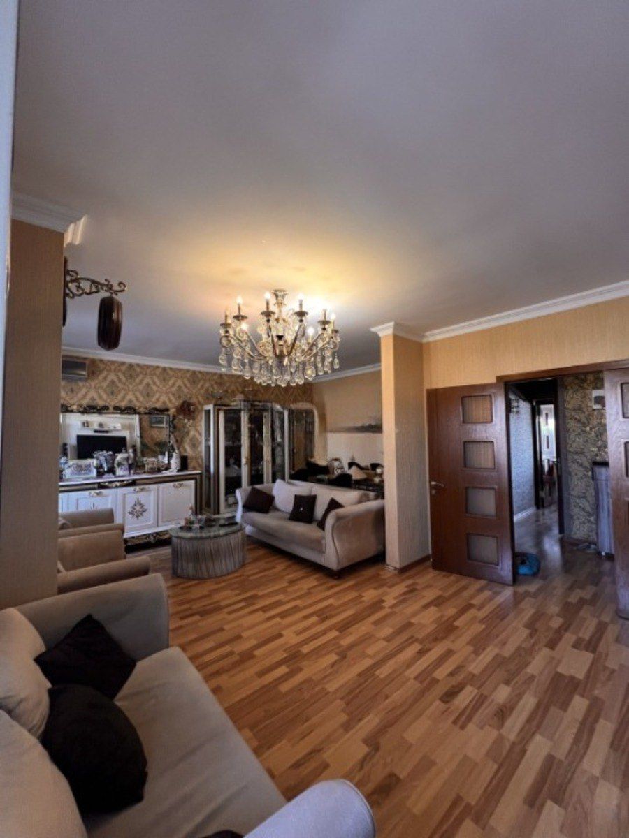 Satılır 4 otaqlı köhnə tikili 100 m² — Mənzil, Bakı (3)