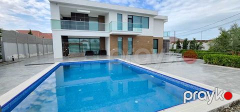 Satılır həyət evi/bağ evi 350 m²